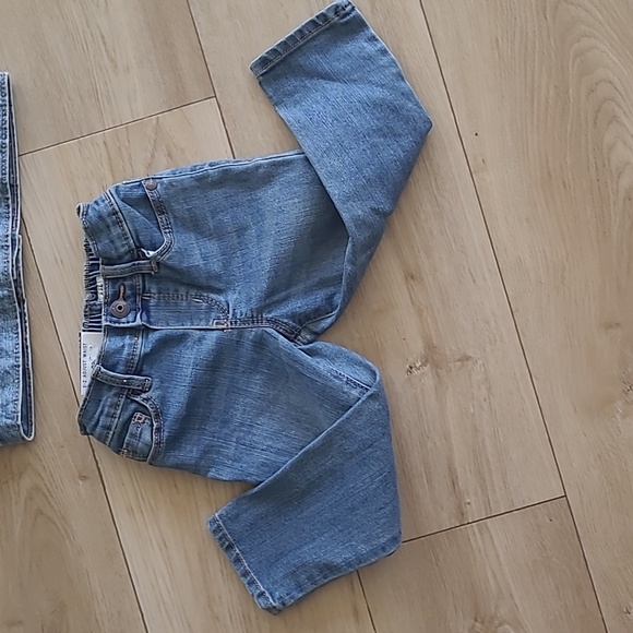 OshKosh Bgodh Denim Jacket and Jeans  for Kids Lot Of Two Size 2t, 18 M - Picture 6 of 9